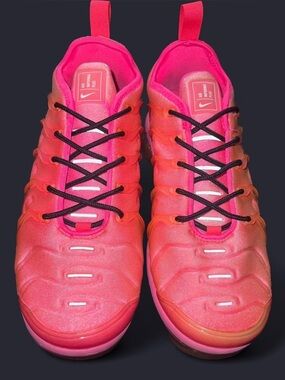 Nike Women’s Hyper Pink Vapor max plus size 7.5 woman’s